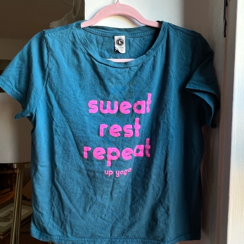 ***WORN ONCE*** Sweat Rest Repeat Crop‎ Top